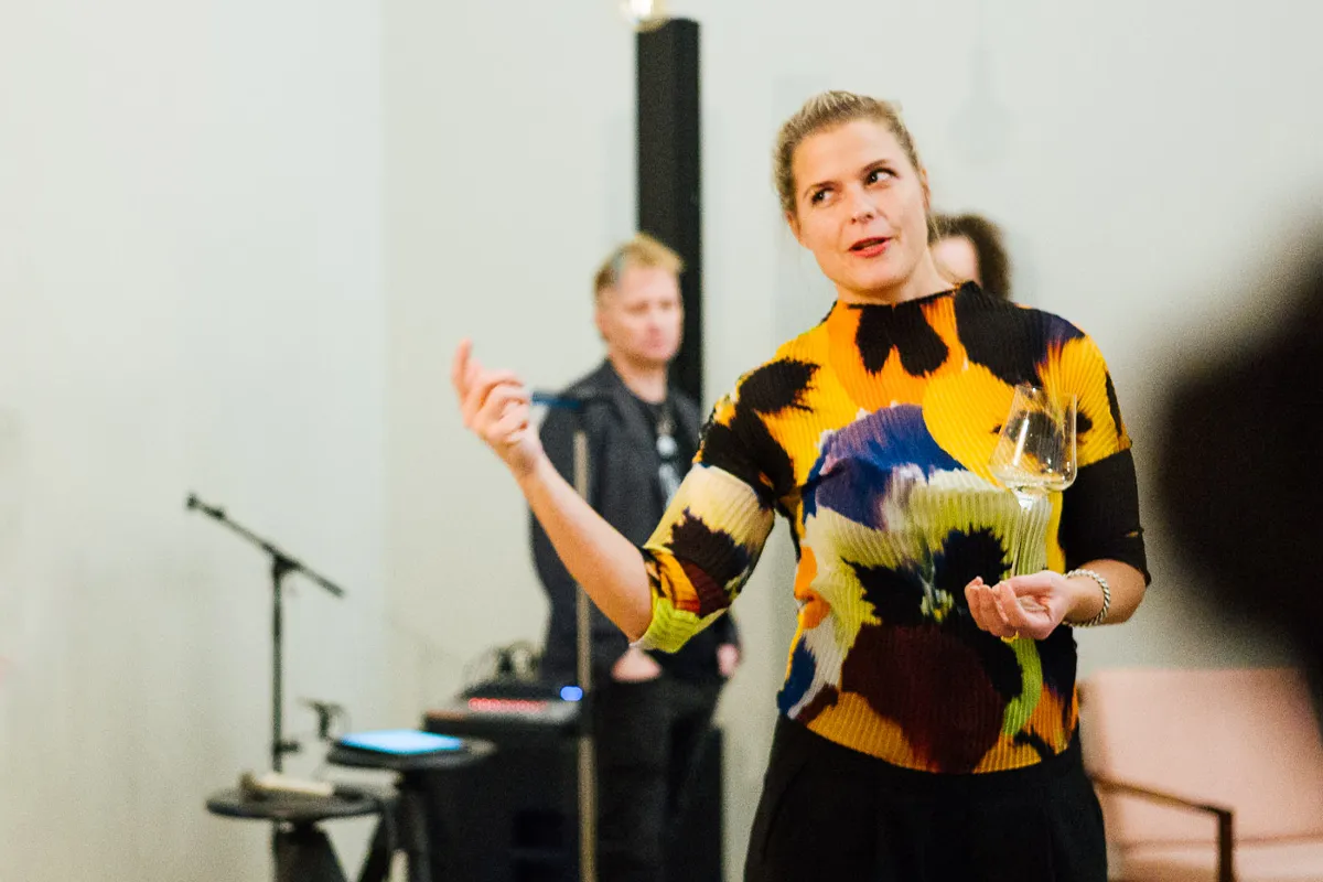 Sara Dahme moderiert den Kultursalon im club traube